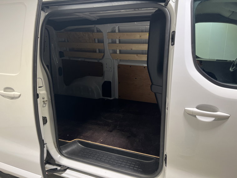Vehicle Image 33