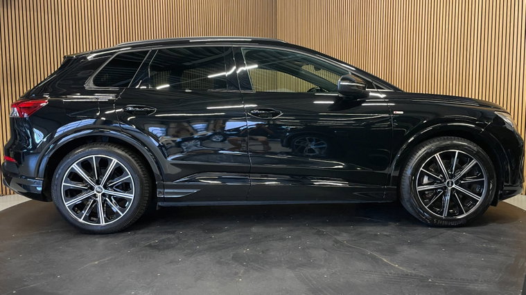 Vehicle Image 32
