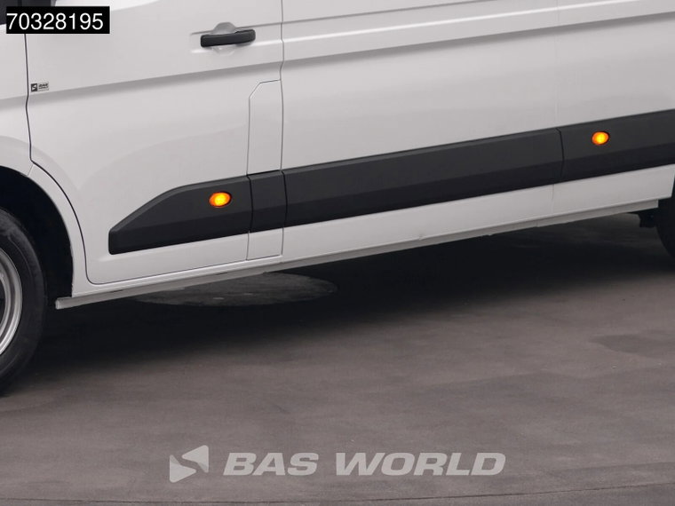 Vehicle Image 36
