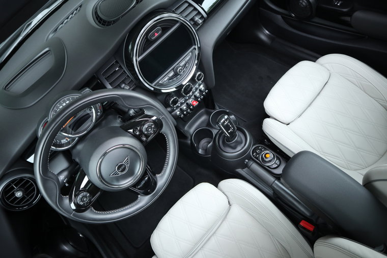 Vehicle Image 21