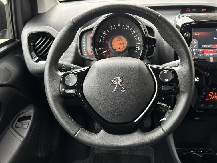Vehicle Image 14