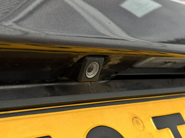 Vehicle Image 17