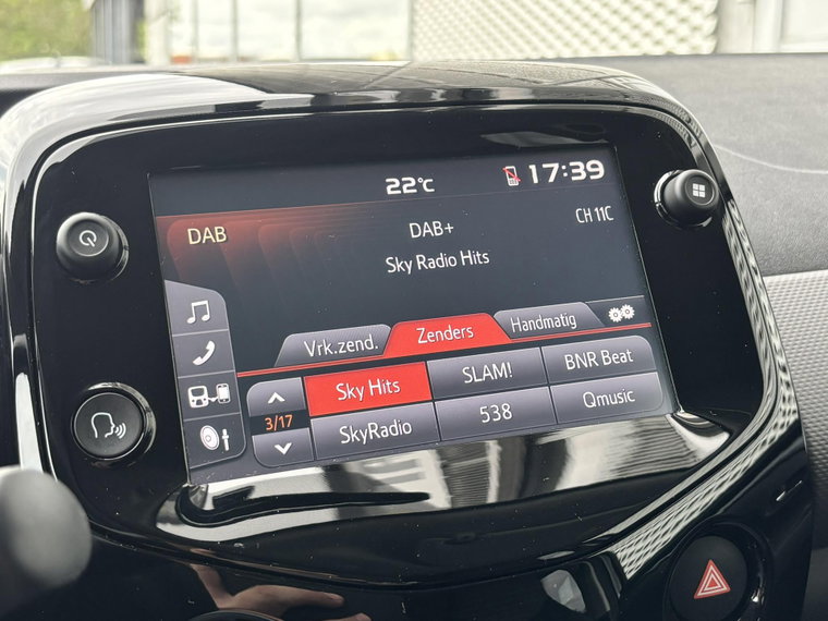 Vehicle Image 30
