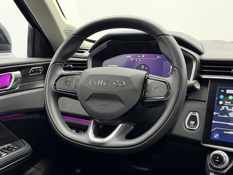 Vehicle Image 25