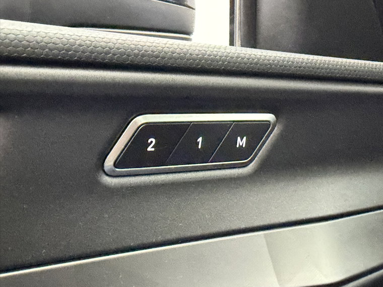 Vehicle Image 29