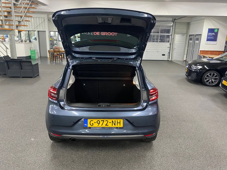 Vehicle Image 26