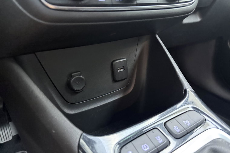 Vehicle Image 25