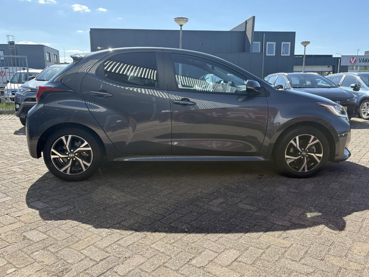 Vehicle Image 6