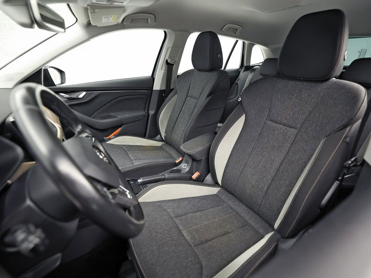 Vehicle Image 13