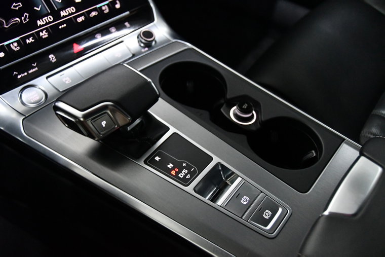Vehicle Image 18