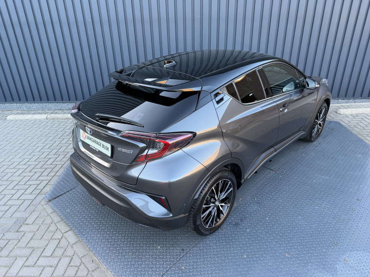 Vehicle Image 10