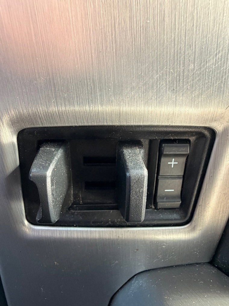 Vehicle Image 40
