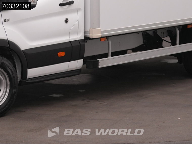 Vehicle Image 35
