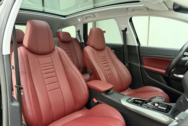 Vehicle Image 14