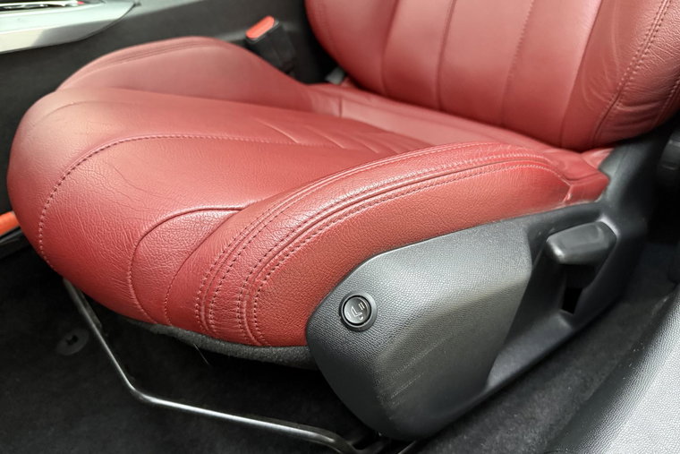 Vehicle Image 19