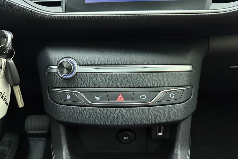 Vehicle Image 24