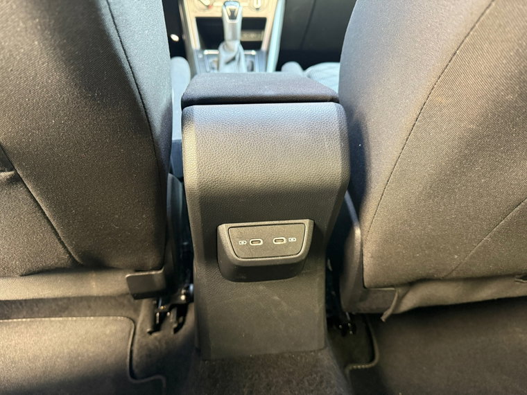 Vehicle Image 29
