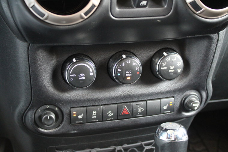 Vehicle Image 32