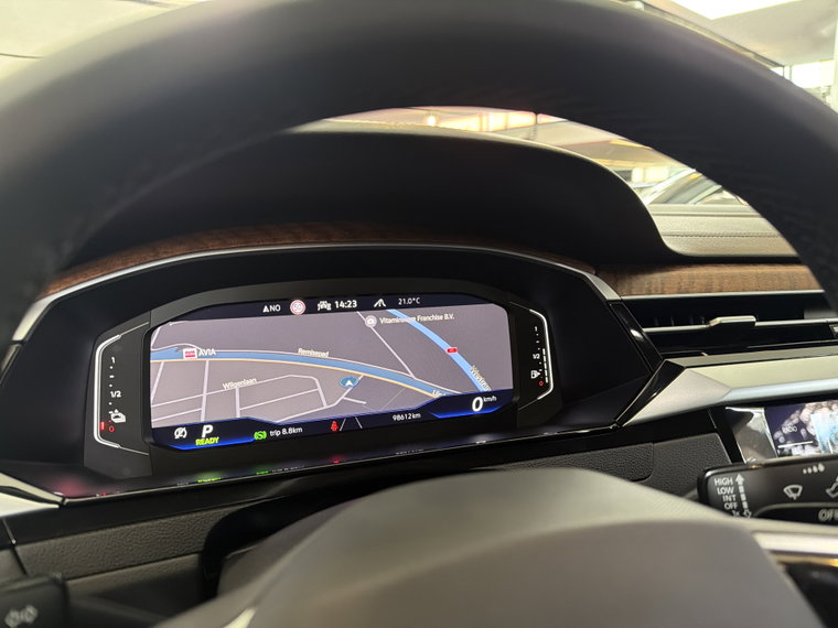 Vehicle Image 21