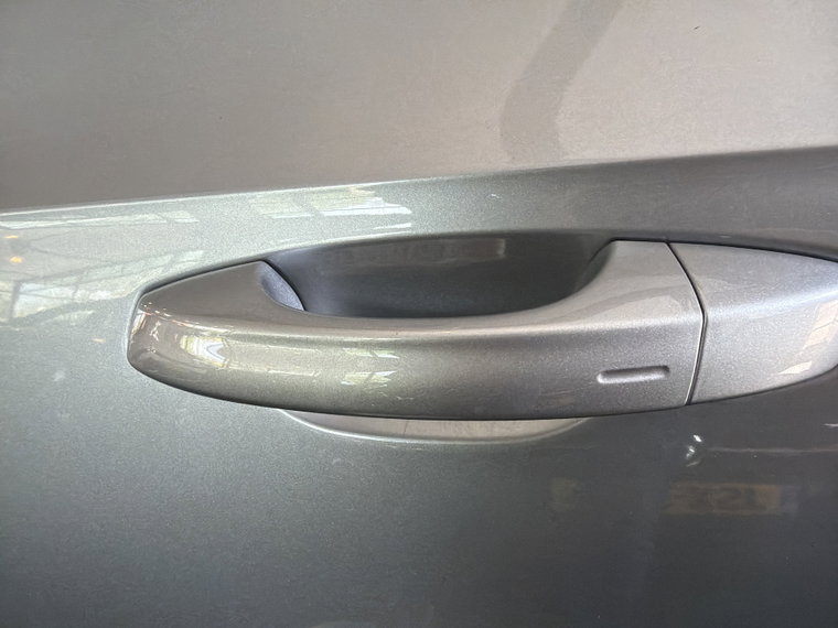 Vehicle Image 33