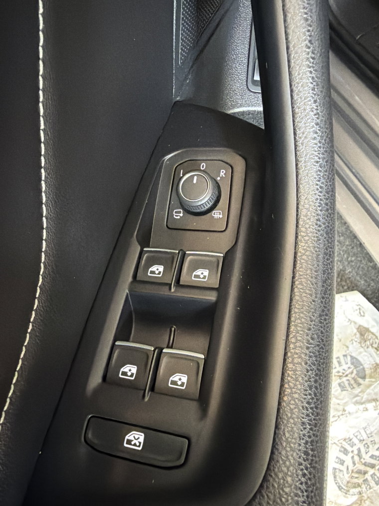 Vehicle Image 38