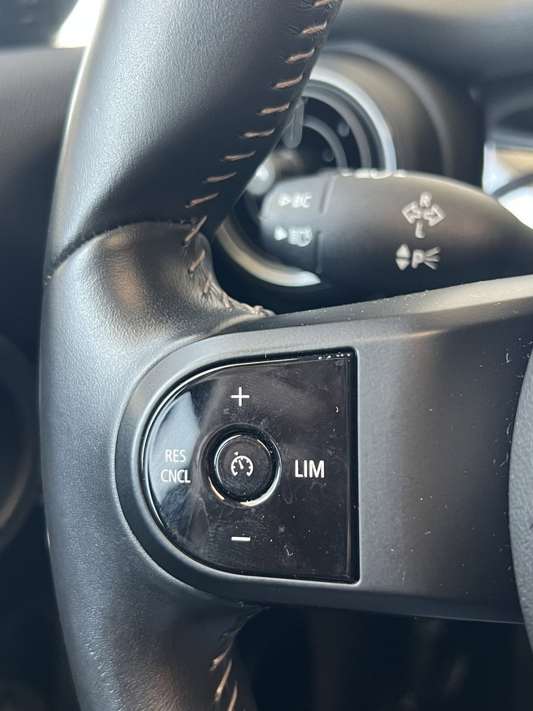 Vehicle Image 27