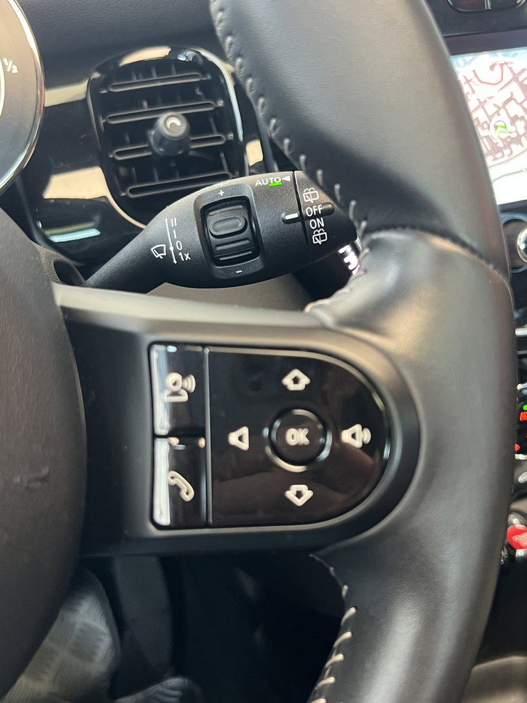 Vehicle Image 28