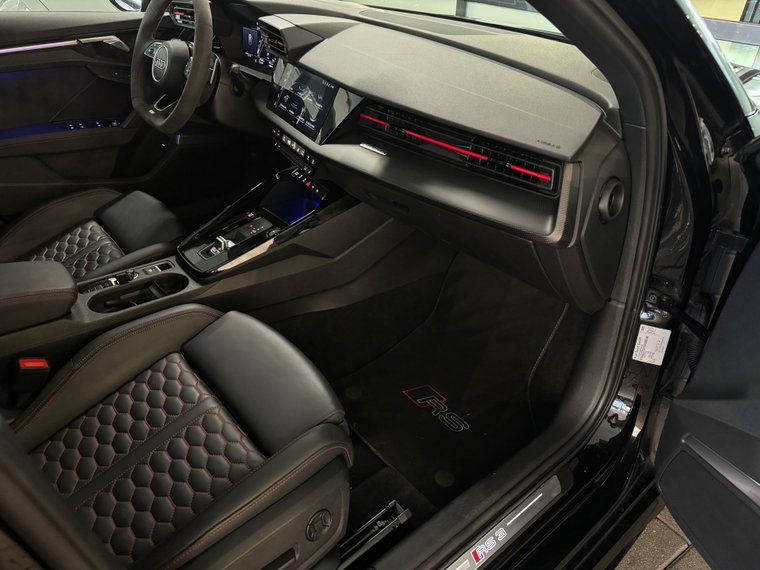 Vehicle Image 35