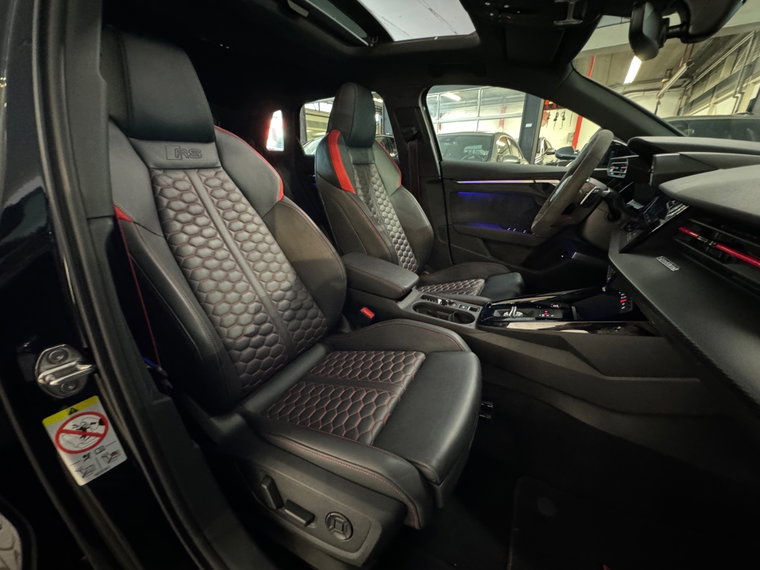 Vehicle Image 36