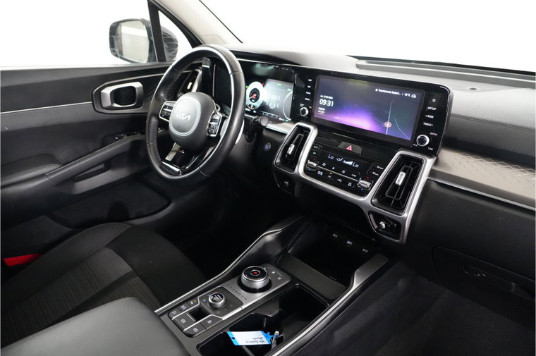 Vehicle Image 13