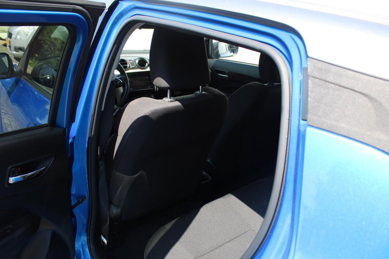 Vehicle Image 14