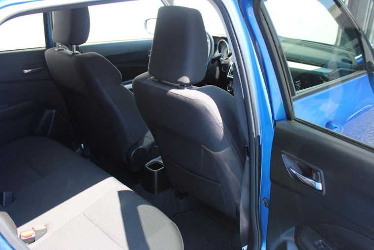 Vehicle Image 16
