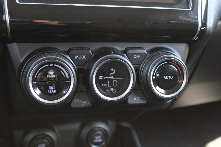 Vehicle Image 32