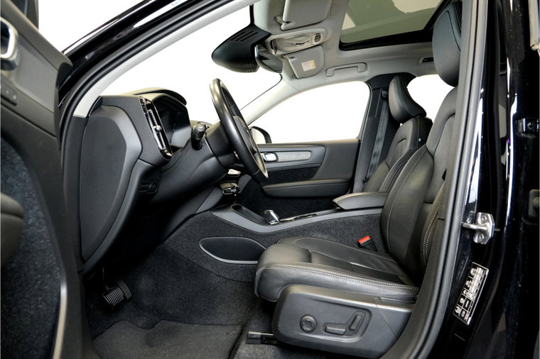 Vehicle Image 38