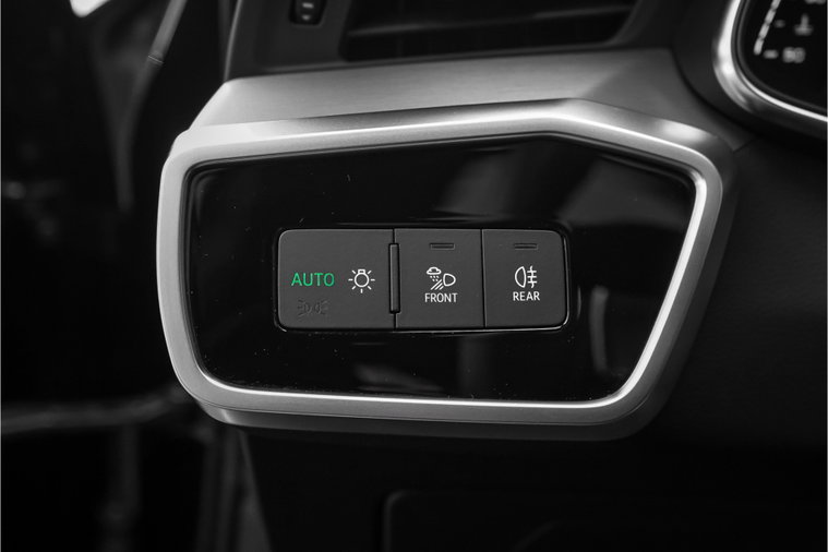 Vehicle Image 42