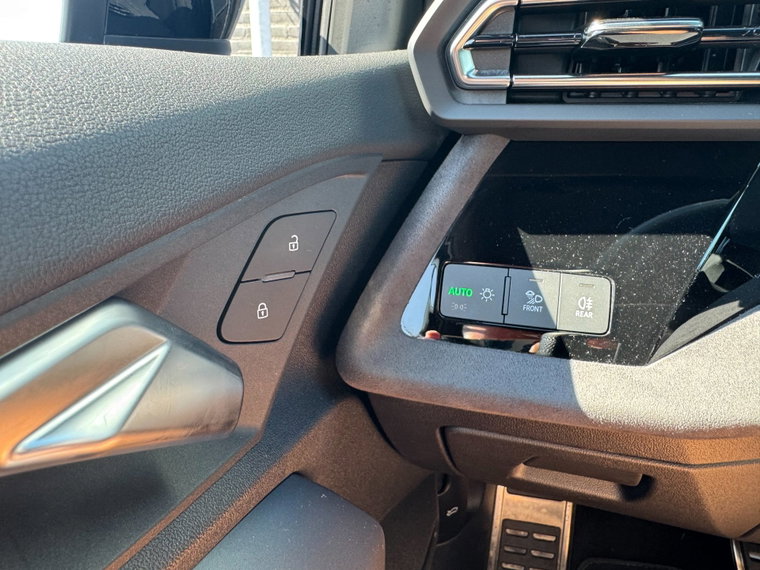 Vehicle Image 31