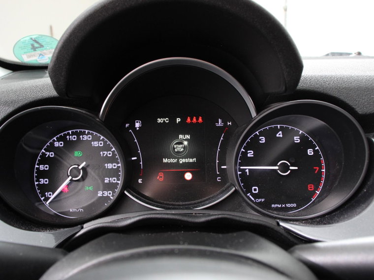 Vehicle Image 17