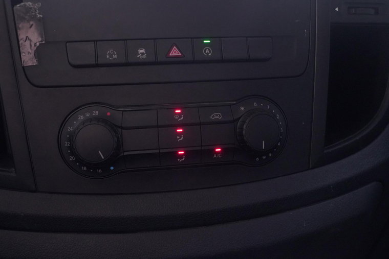 Vehicle Image 26
