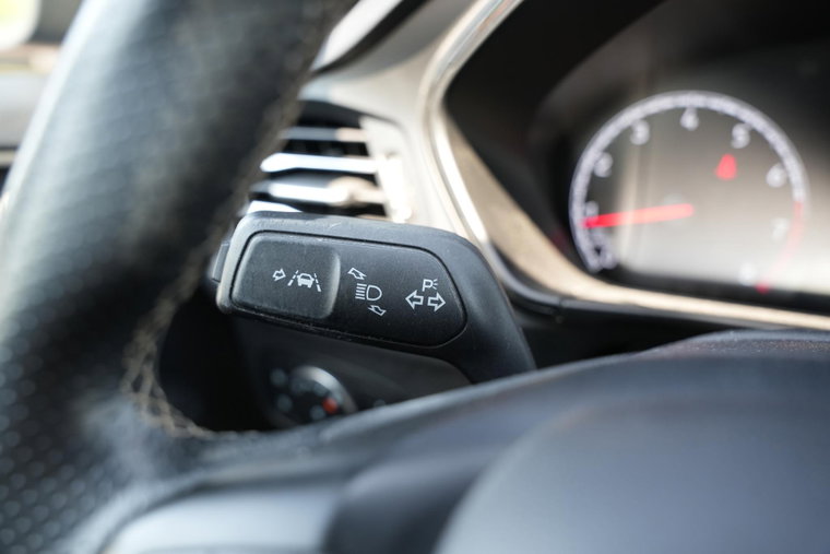 Vehicle Image 25
