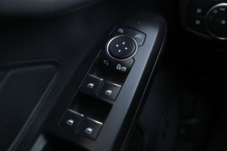 Vehicle Image 32