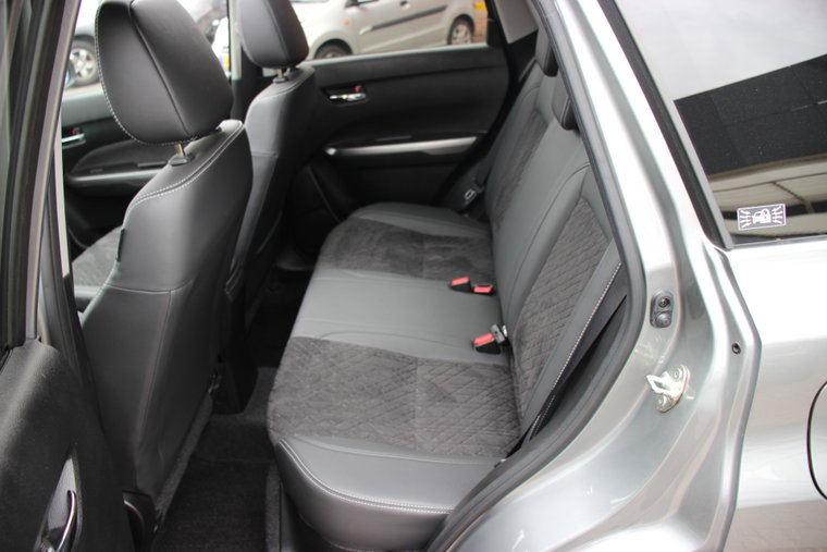 Vehicle Image 10