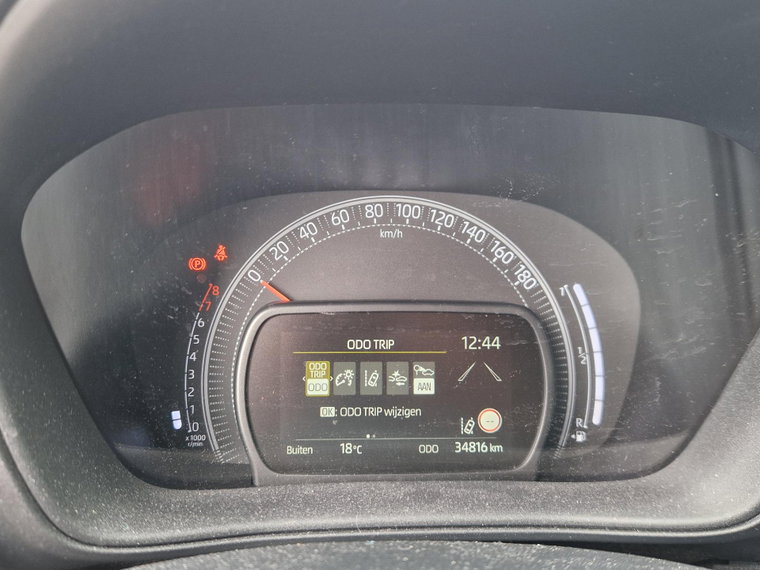 Vehicle Image 12