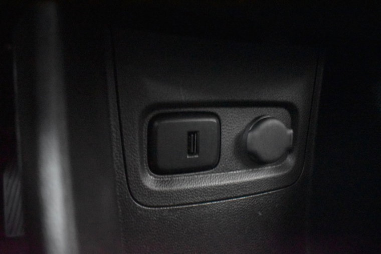 Vehicle Image 25