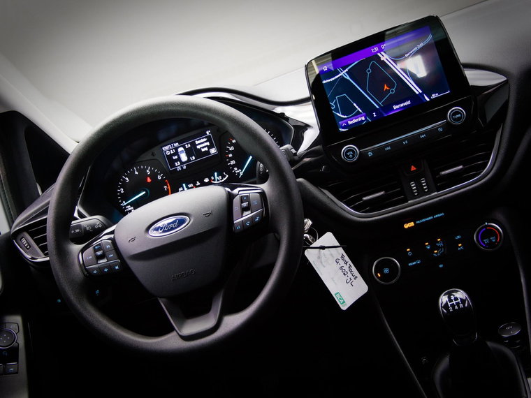 Vehicle Image 11