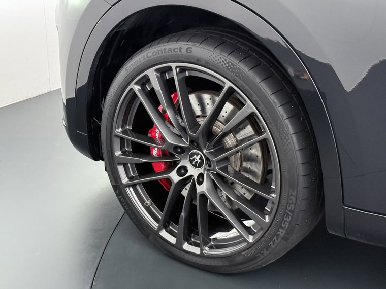 Vehicle Image 13