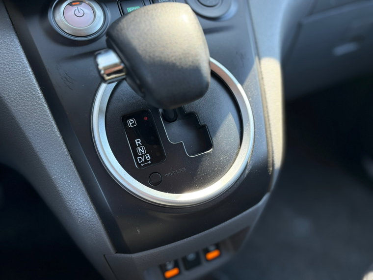 Vehicle Image 32