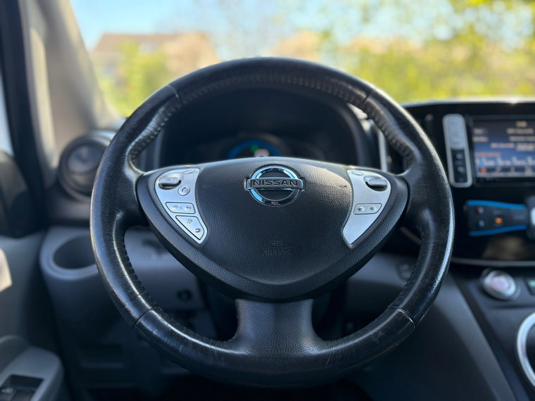 Vehicle Image 33