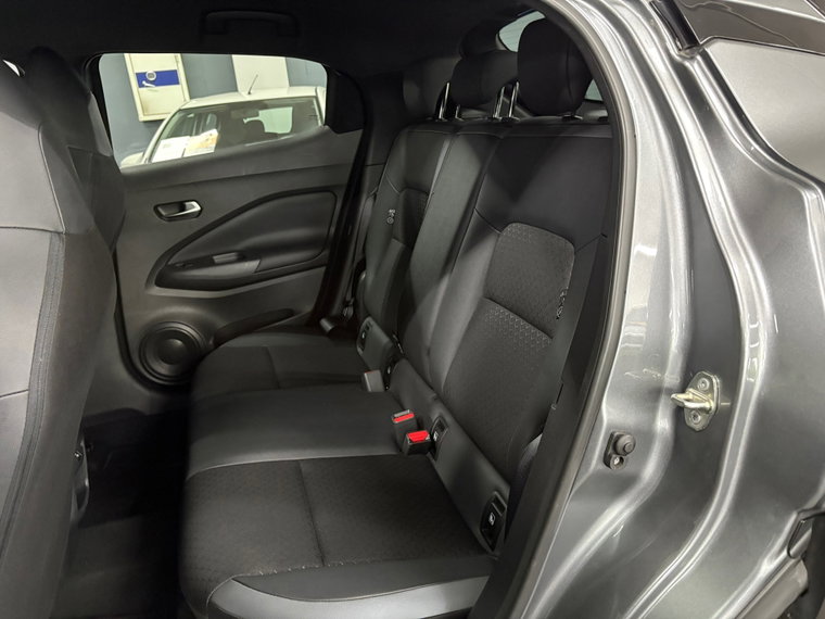 Vehicle Image 31