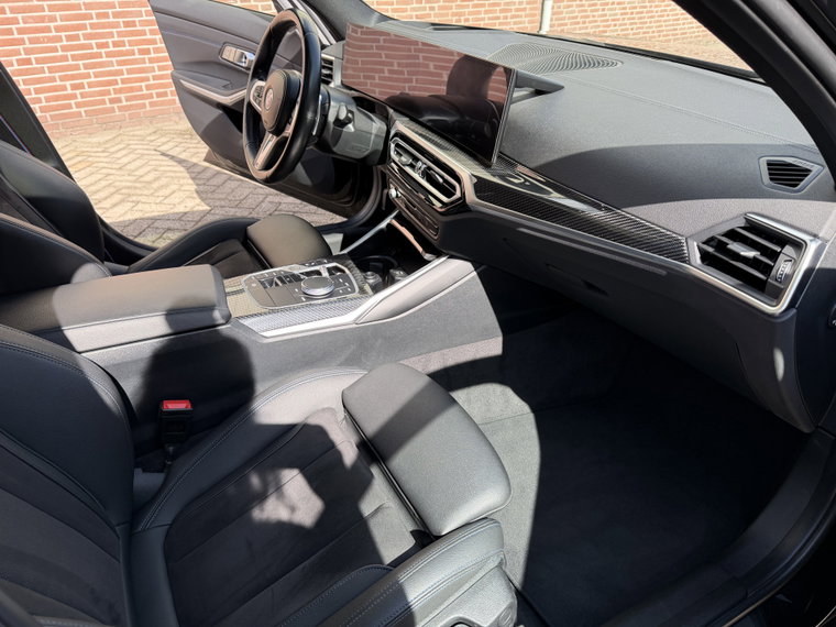 Vehicle Image 38