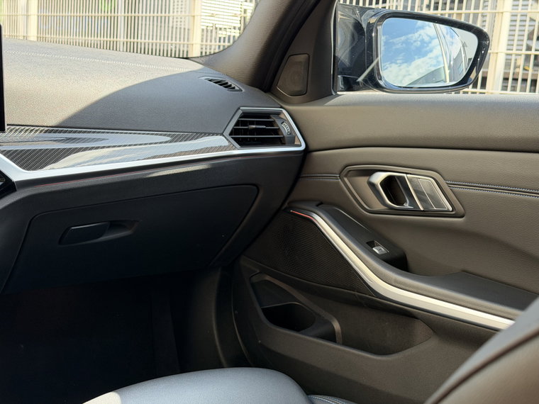 Vehicle Image 45